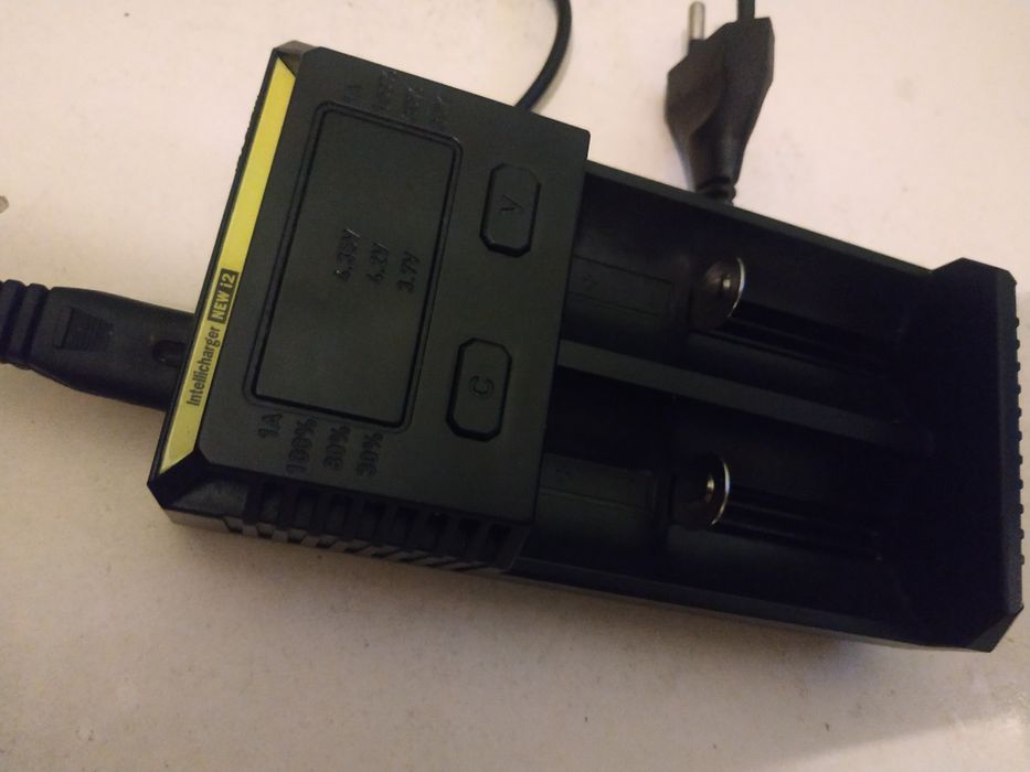 Nitecore NEW i2 Зарядний Пристрій для Акумуляторів