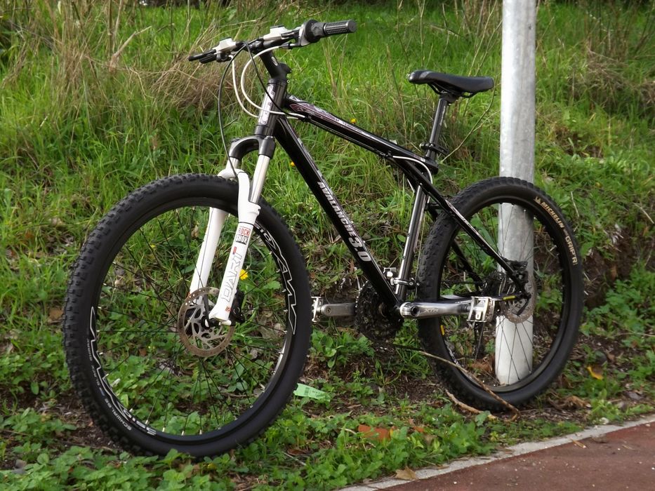 Bicicleta BTT XC GT Avalanche 3.0 - Tamanho M - Roda 26"