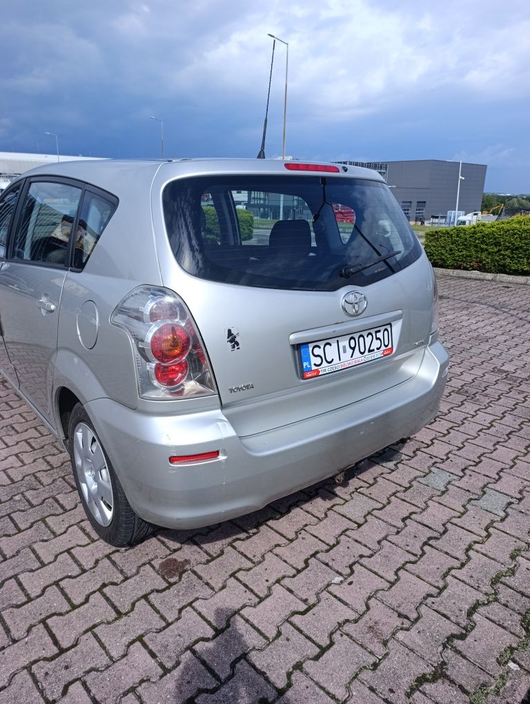 Sprzedam Toyotę Verso automatyczną 1.8 benzyna 7 miejsc