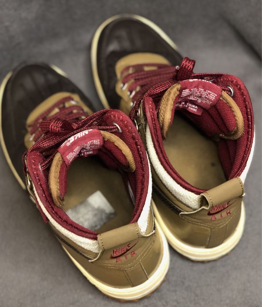 Nike Air Force 1 Duckboot 42.5 (US 9)