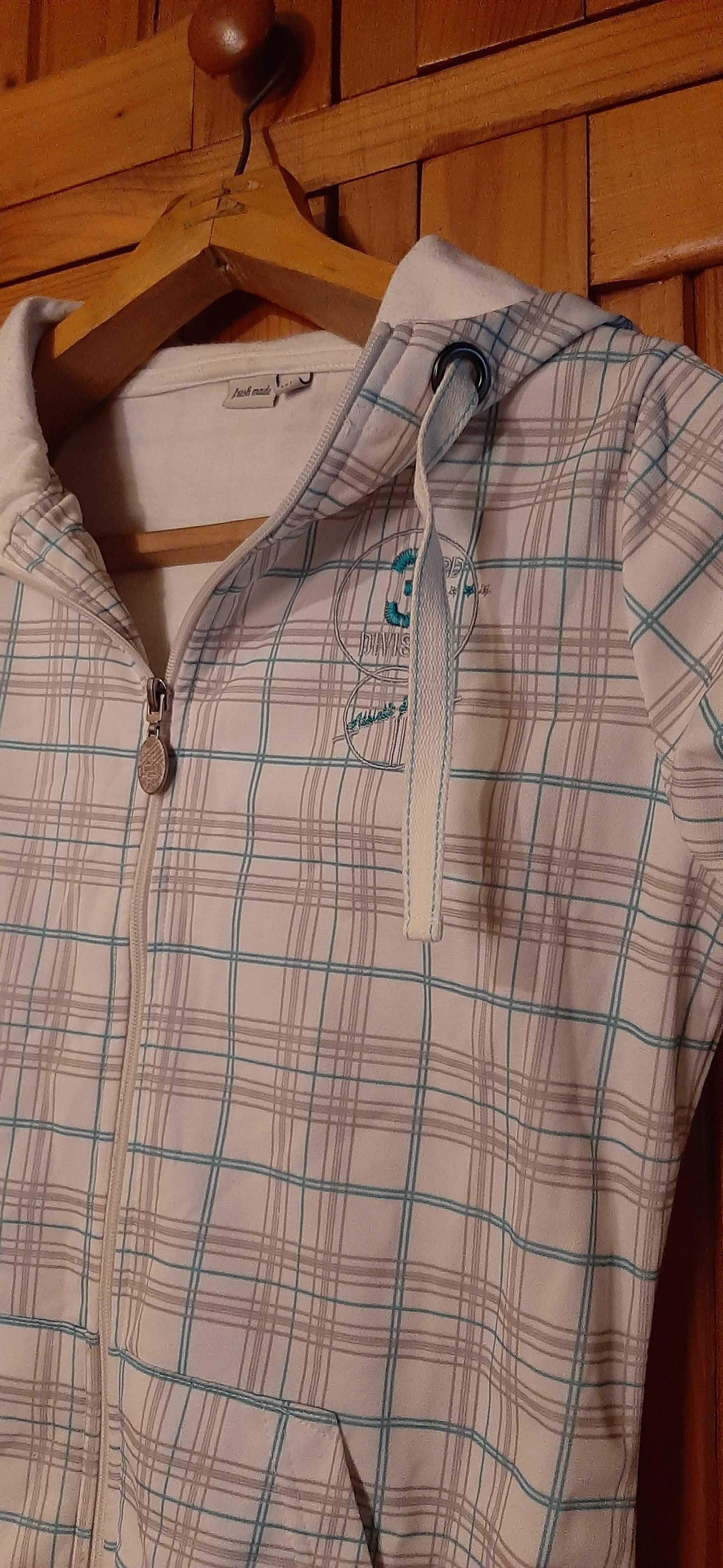 Bluza Damska Rozpinana z Kapturem Kratka, Rozmiar M - Modna i Wygodna!