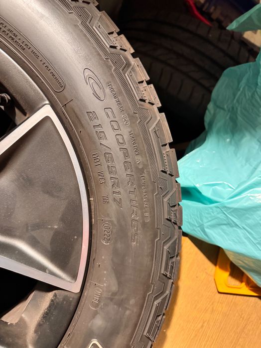 Jak nowe - Opony Cooper Discovery AT3 - 215/65/17 - DOT 0222
