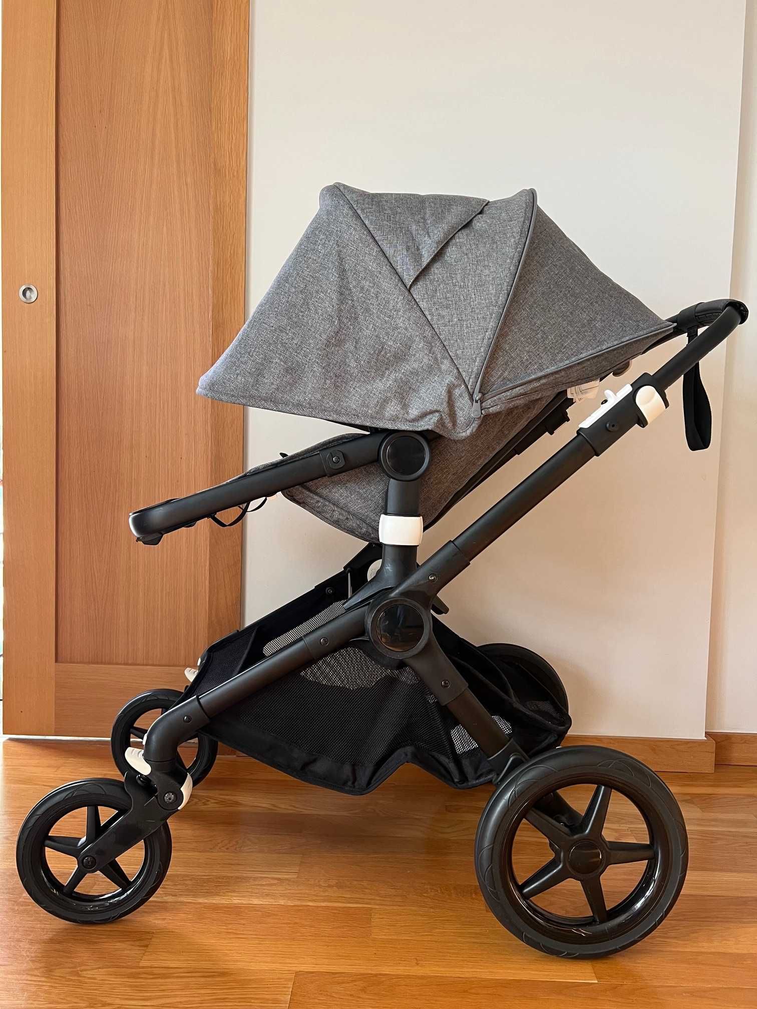 Carrinho de bebé e alcofa Bugaboo Fox 2 quase novo