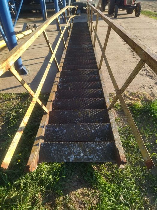 Schody metalowe zewnętrzne stalowe 4,2m