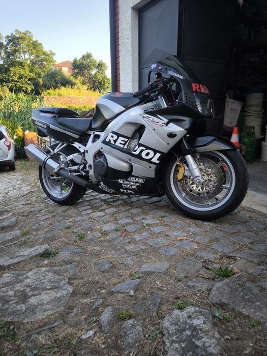 Honda cbr 900rr firablade