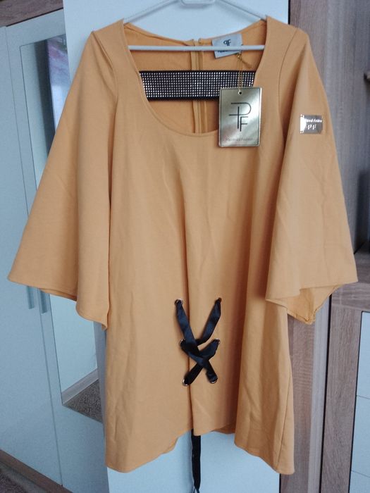 Nowa z metką sukienka