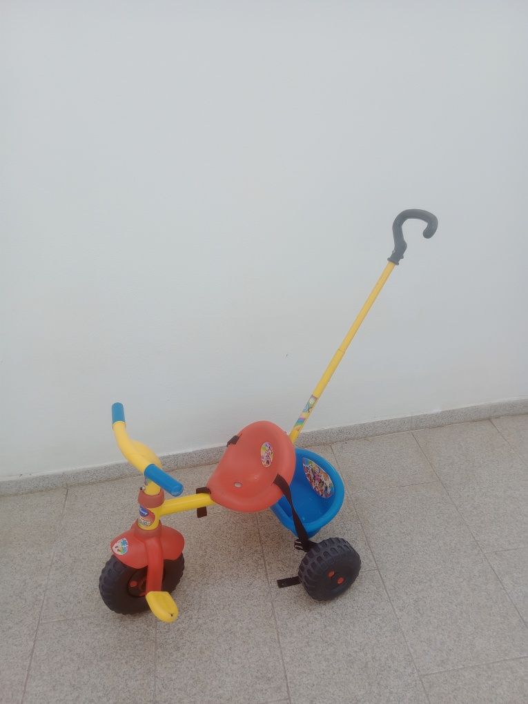 Triciclo infantil
