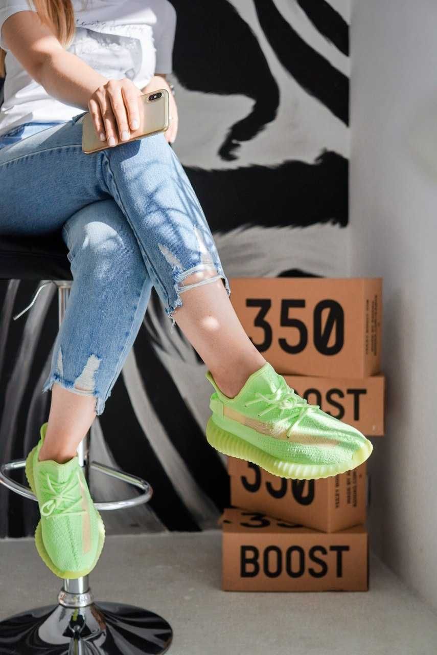 Adidas Yeezy Boost 350 v2 green - в наявності пару розмірів