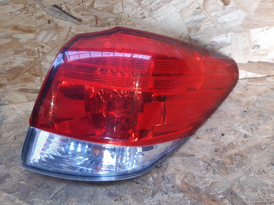 Lampa/ reflektor tylny prawy lewy Subaru Outback/ Legacy 09 - 12r.