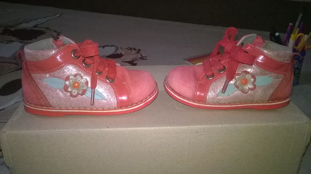 Весняні ботики на дівчинку 2-3 роки.Весенние осенние ботинки