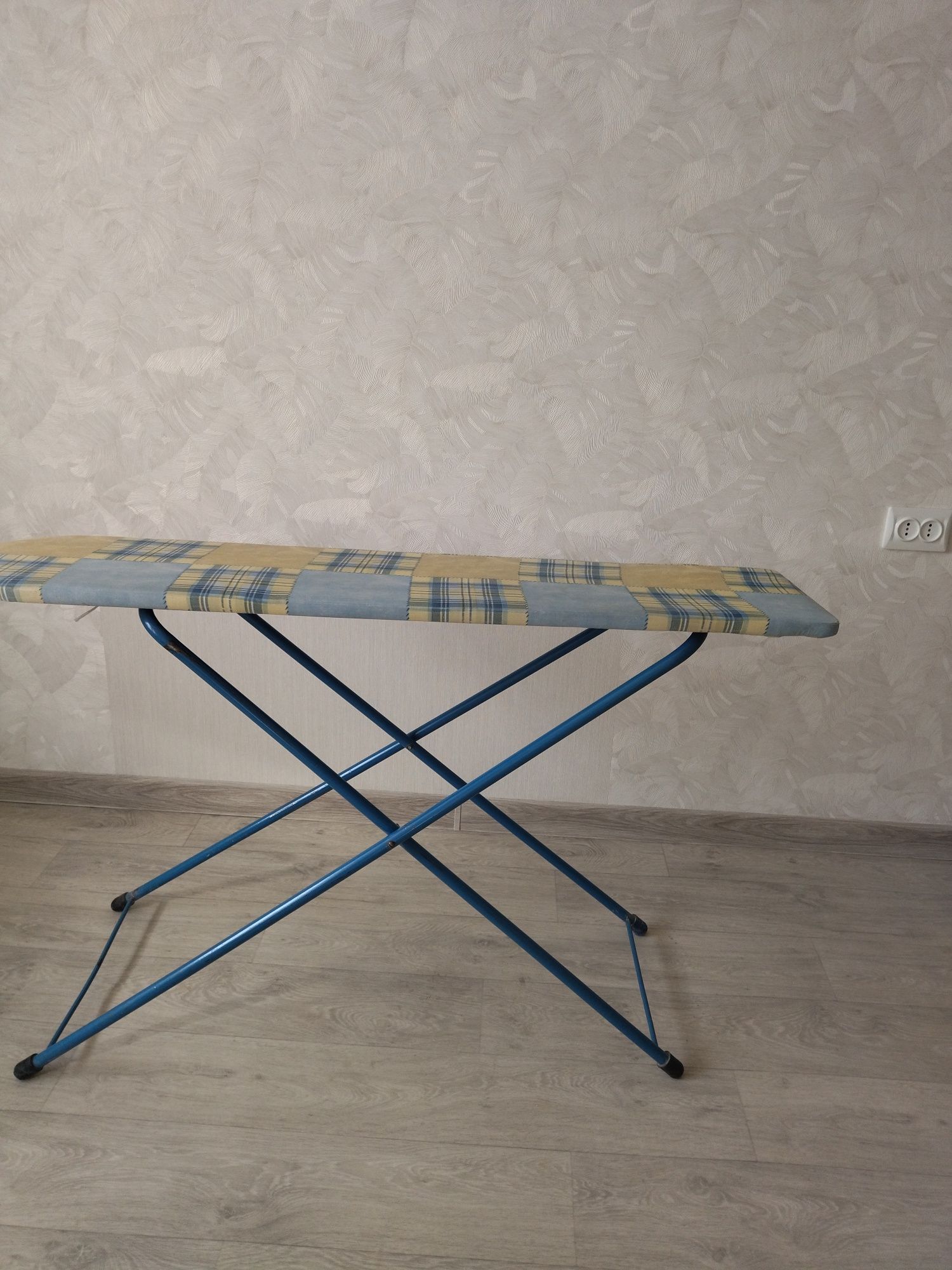 Продам гладильную доску СССР