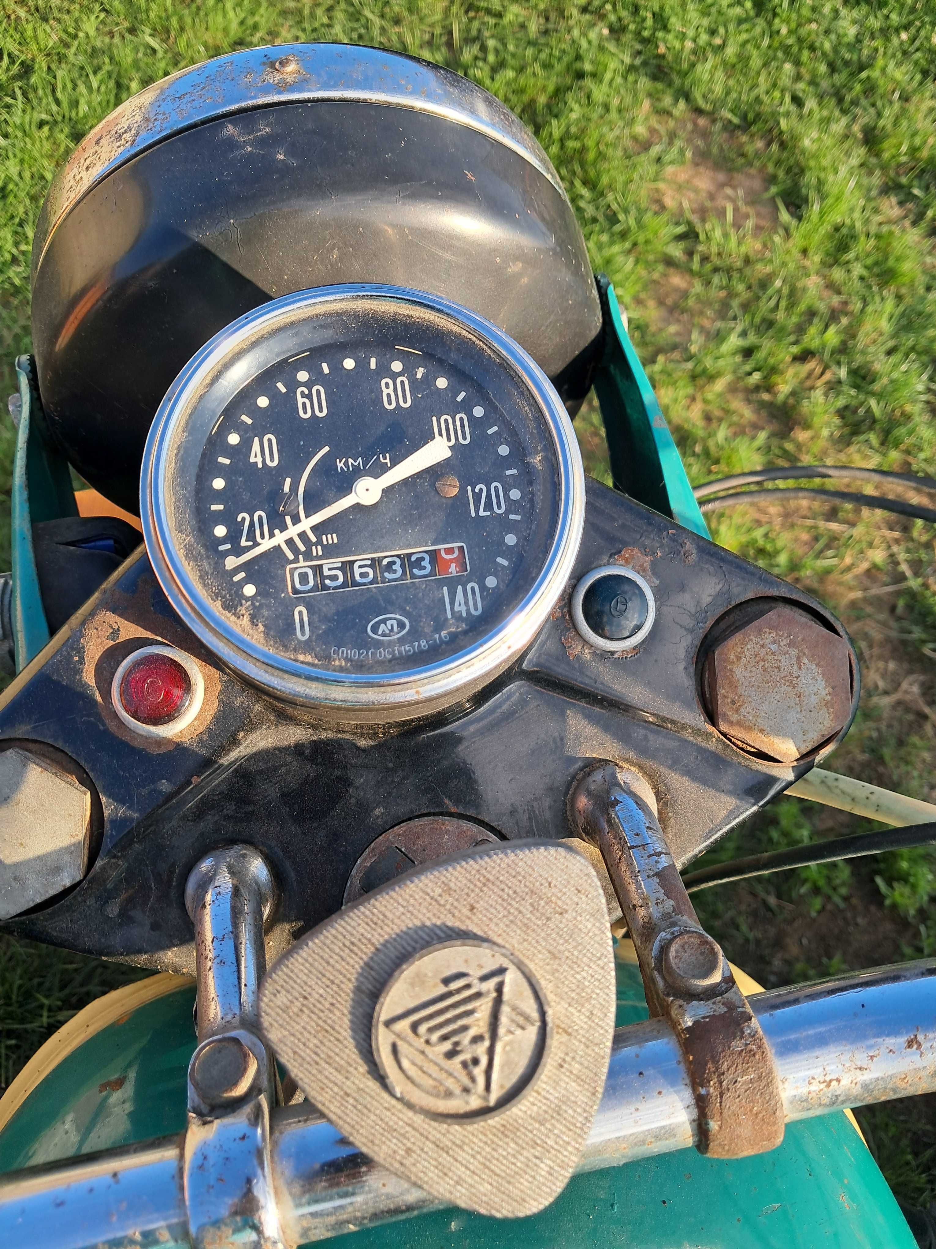 Ural z wózkiem koszem