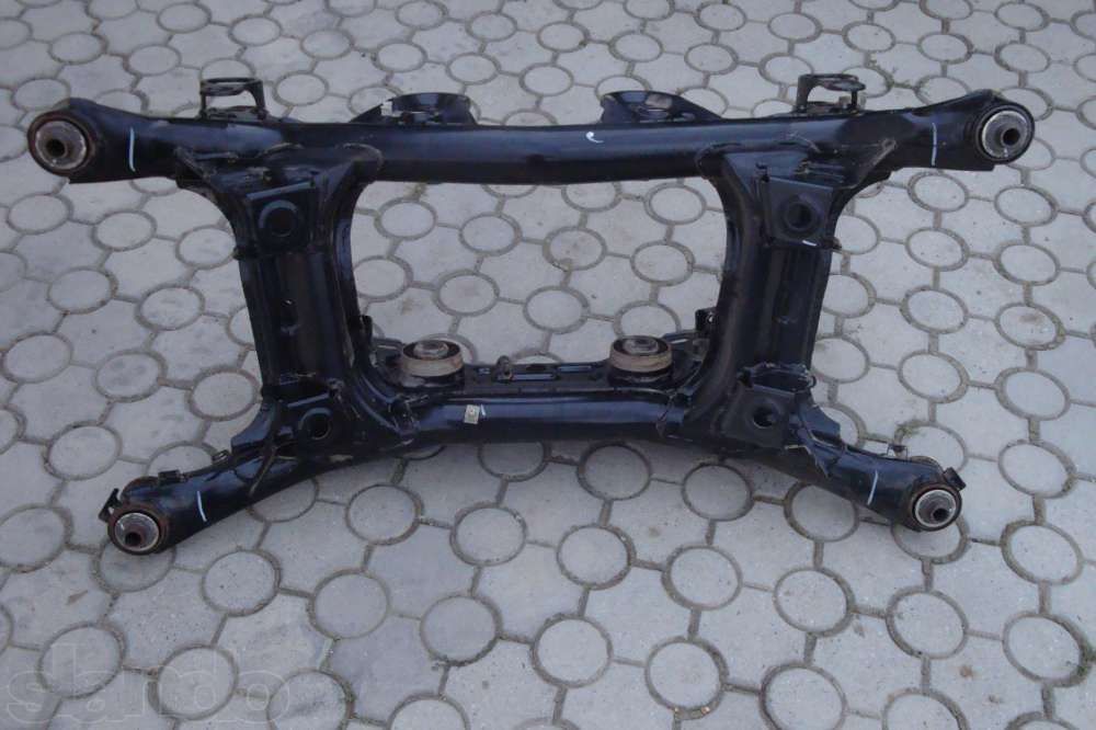 Рама-підвіска заднього моста на Suzuki Grand Vitara 2007 року