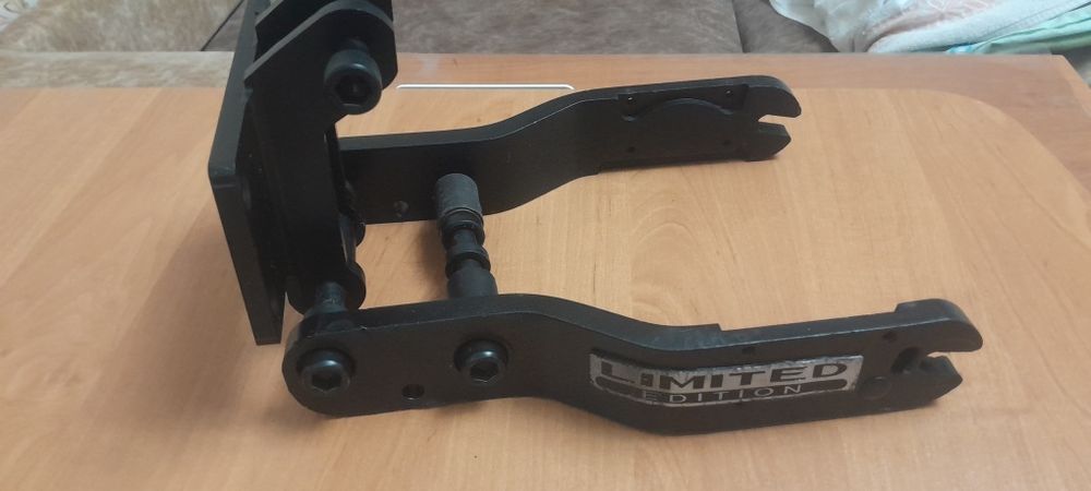 Задняя подвескс и пневмоамортизатор