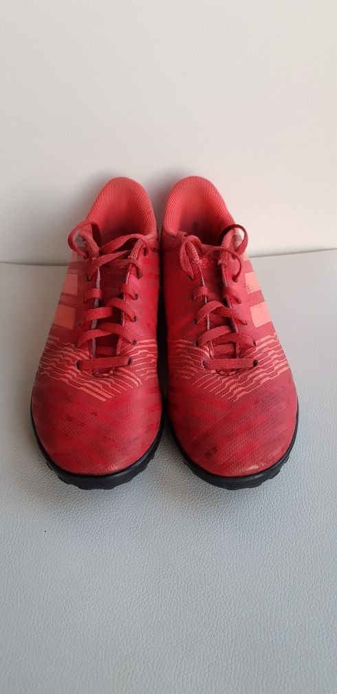 Turfy Adidas, czerwone, rozmiar 36 2/3, Nemezis