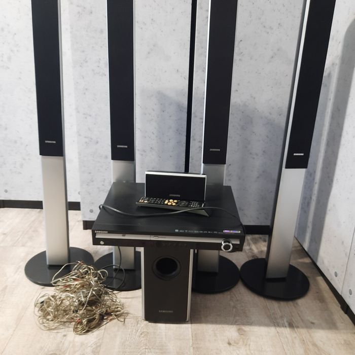 Kino domowe samsung HT TQ25 uszkodzone