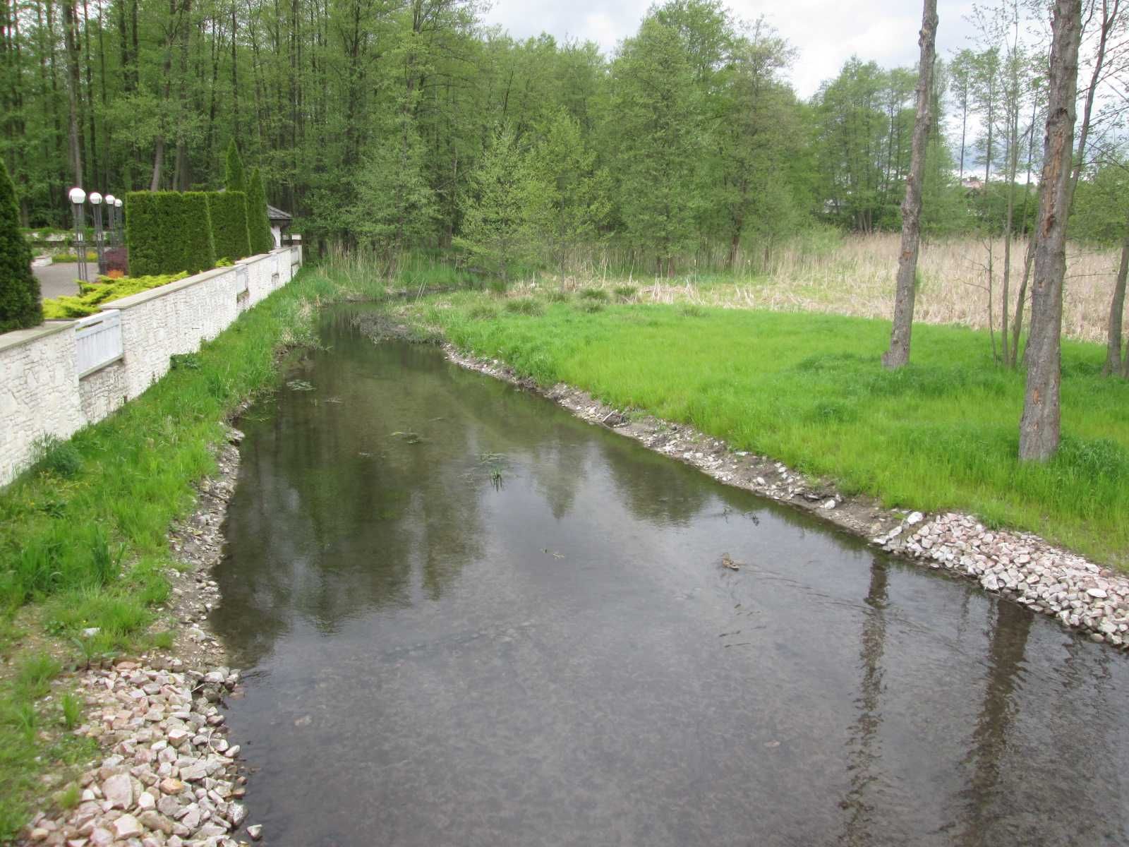 Sprzedam działkę - lasek, rzeczka