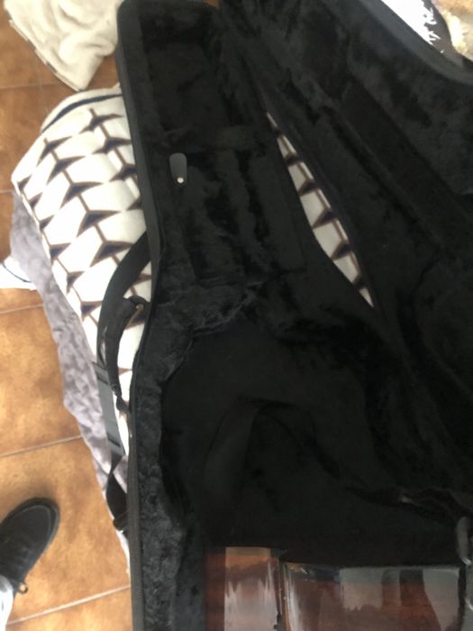 Viola fender com case como nova, pouquissimo uso.