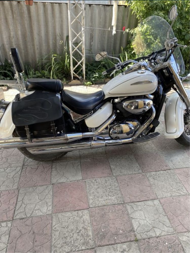 Продам мотоцикл Suzuki Intruder 400