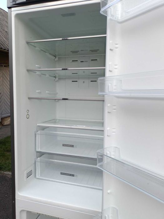 холодильник Whirlpool 2 метри Нержавійка