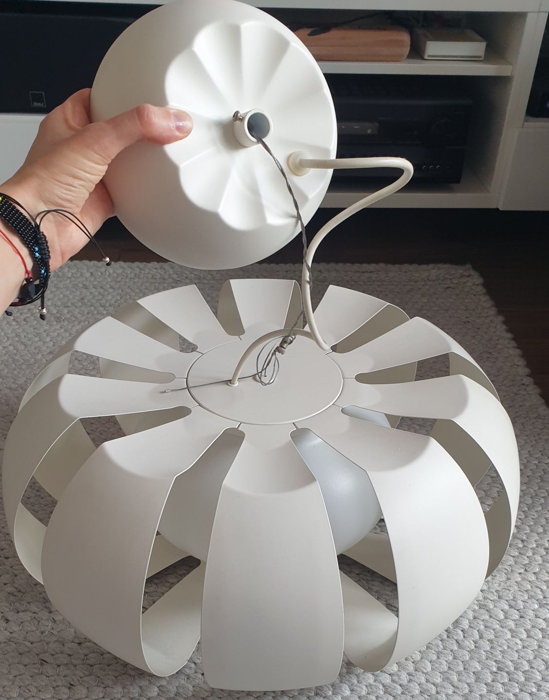 Biała lampa Ikea Stockholm