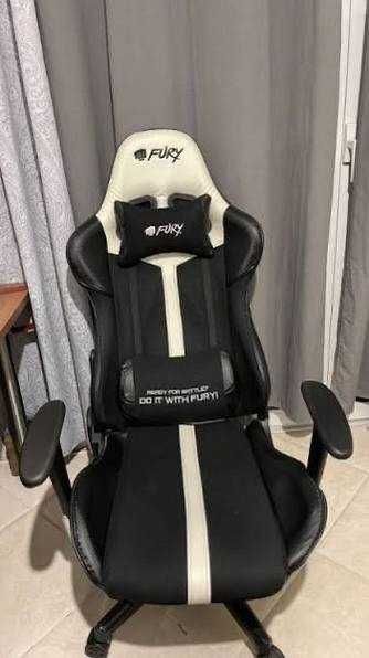 Fotel Fury Avenger XL Gamingowy do 150kg Skóra ECO Czarno-biały