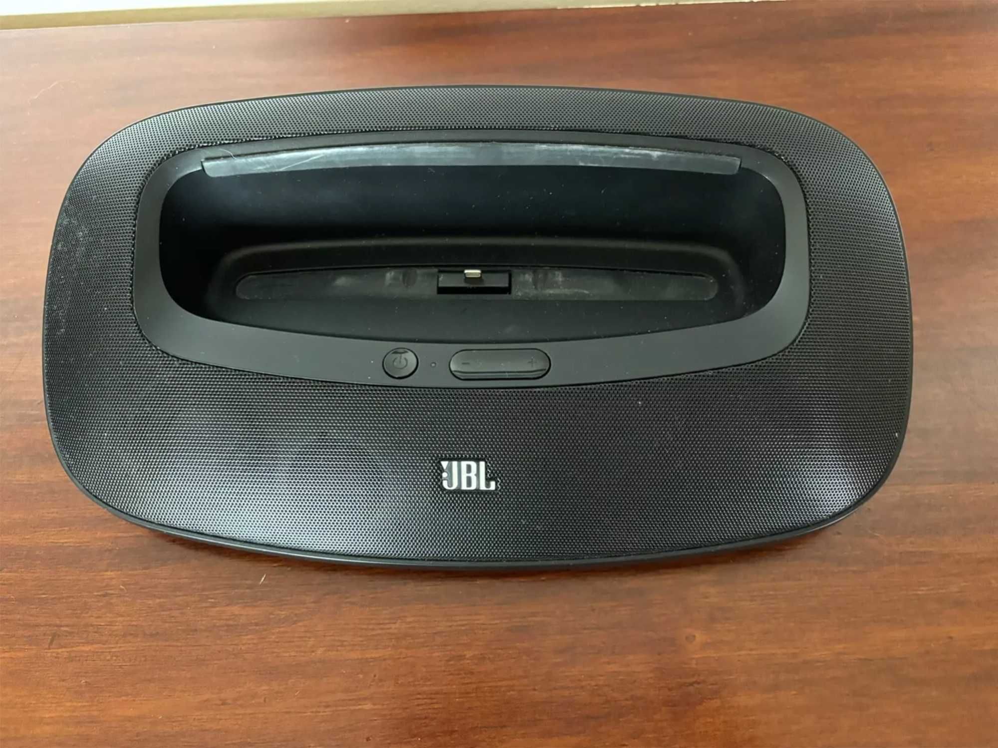 Портативна Док-станція JBL OnBeat Mini Lightning в ідеалі