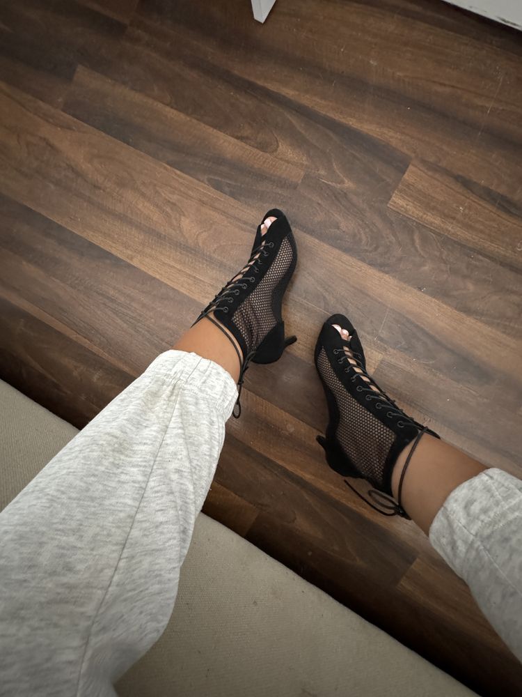 Botki sznurowane buty do tanca high heels rozm 39 obcas7