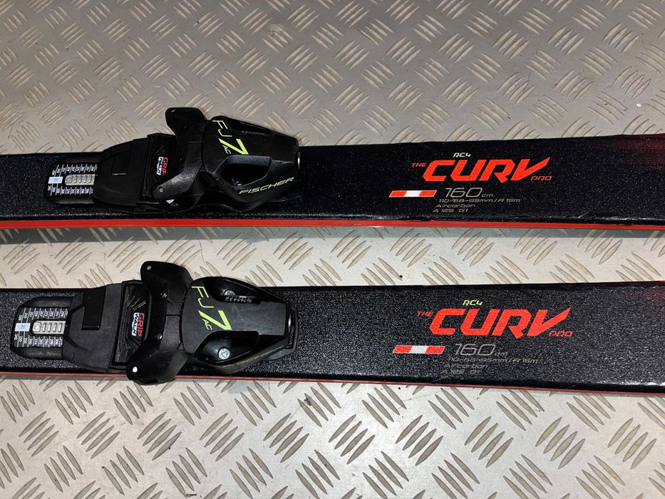 Narty FISCHER RC4 The CURV PRO 160 cm rocker , lekkie !