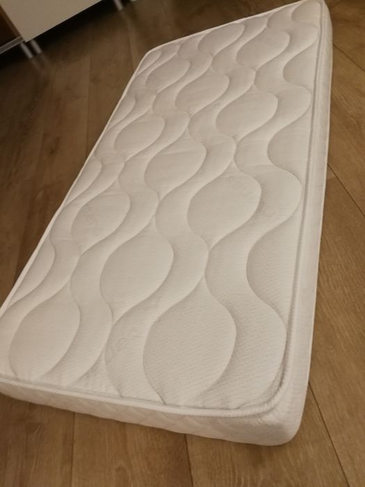 Materac lateksowy 120x60x13 bellemont France niemowlęcy  NOWY 100Euro