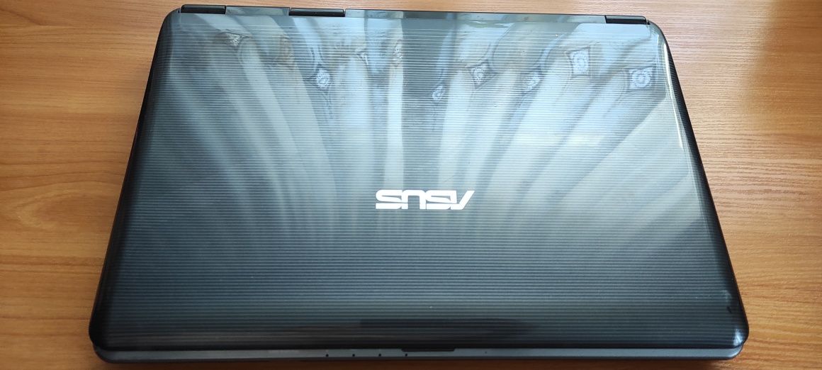 Ноутбук  asus. .