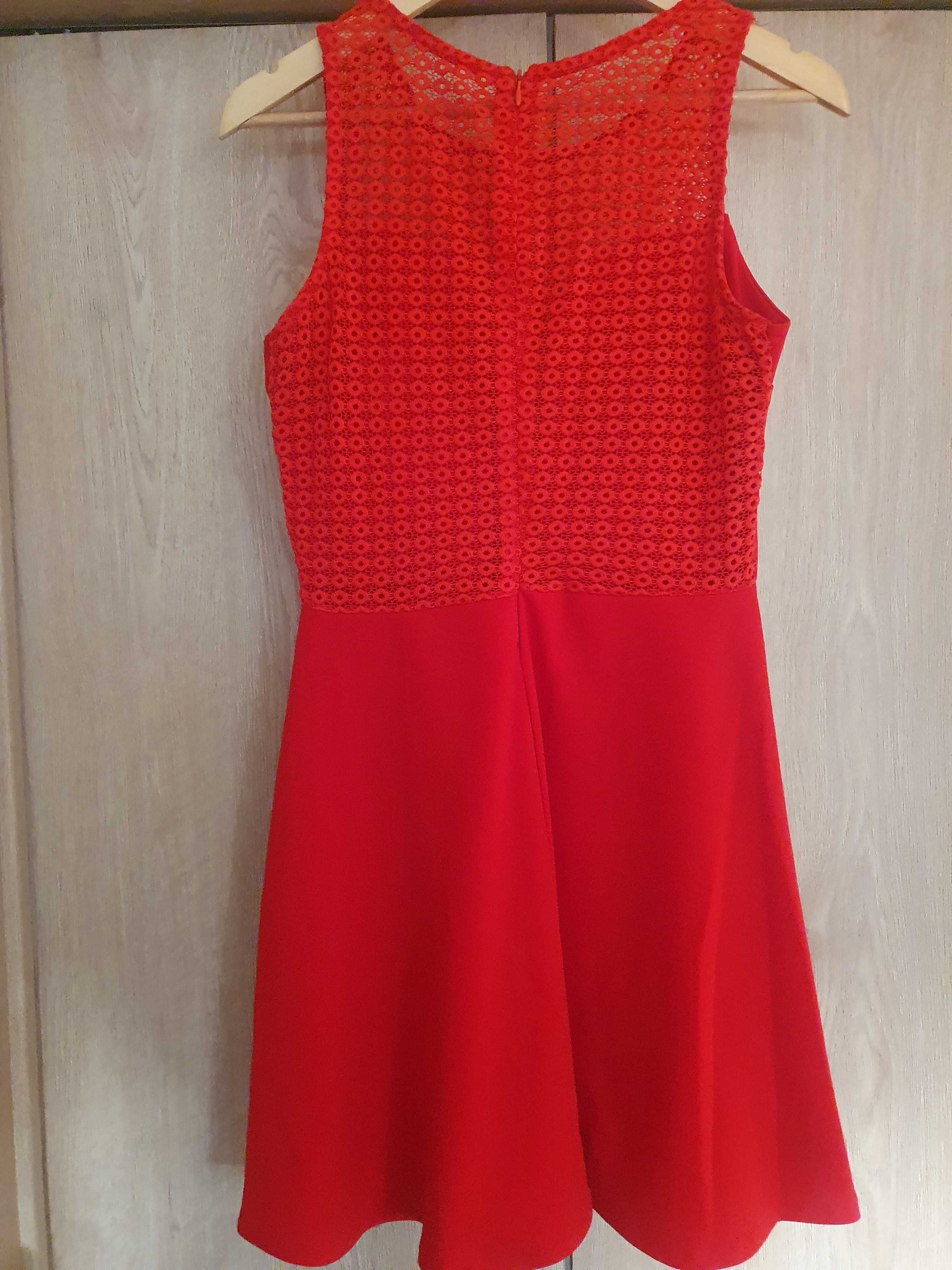 Czerwona sukienka rozmiar M