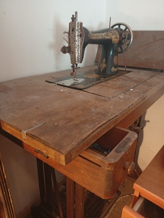 Máquina costura antiga Singer