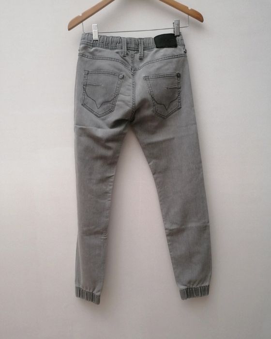 Calças Cinzentas de Rapaz da Pepe Jeans