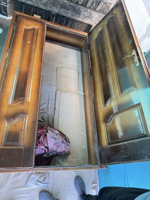 Двері вхідні в ідеальному стані , як нові