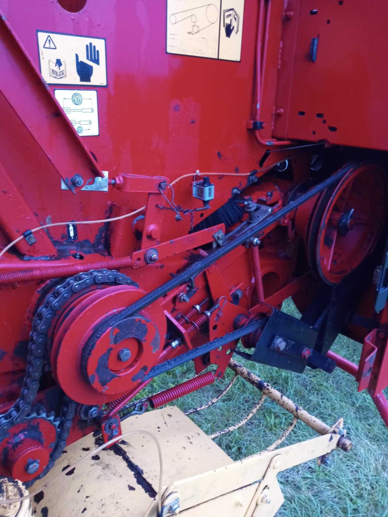 Prasa new holland 644