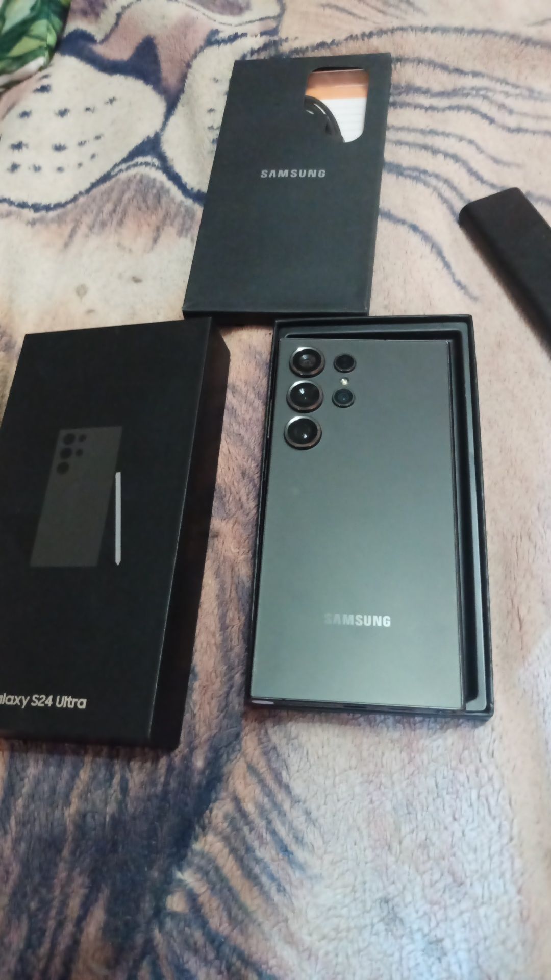Самсунг гелексі S24ULTRA 8, 512гіг. Новий ціна 6500гр.