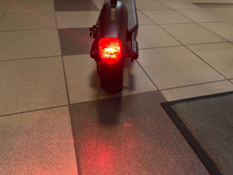 Hulajnoga elektryczna Ninebot f30d