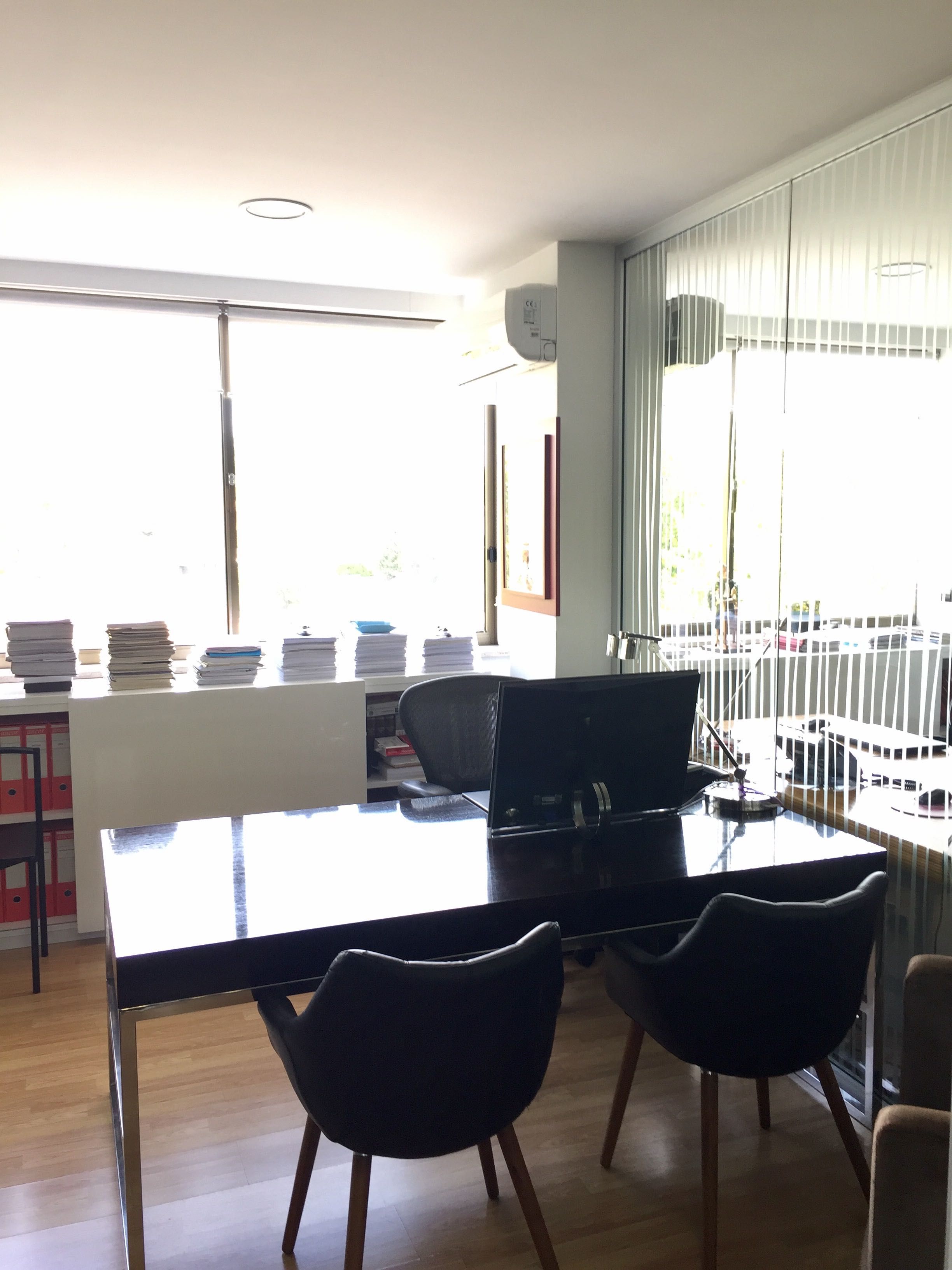 Arrenda-se AVIS - FOZ DOURO  sala em escritorio de  advogados