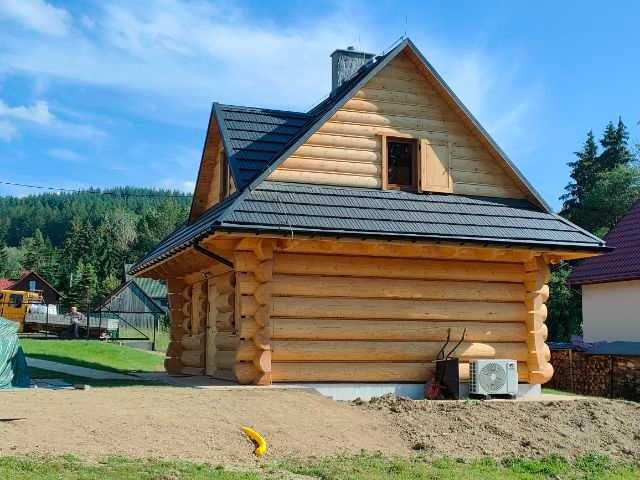 Dom z bala, pół bala świerkowego. Dom drewniany. Całoroczny.