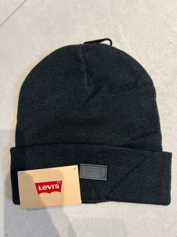Чоловіча шапка Levi's