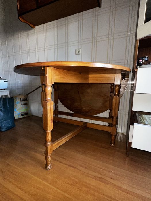 Mesa de madeira extensivel