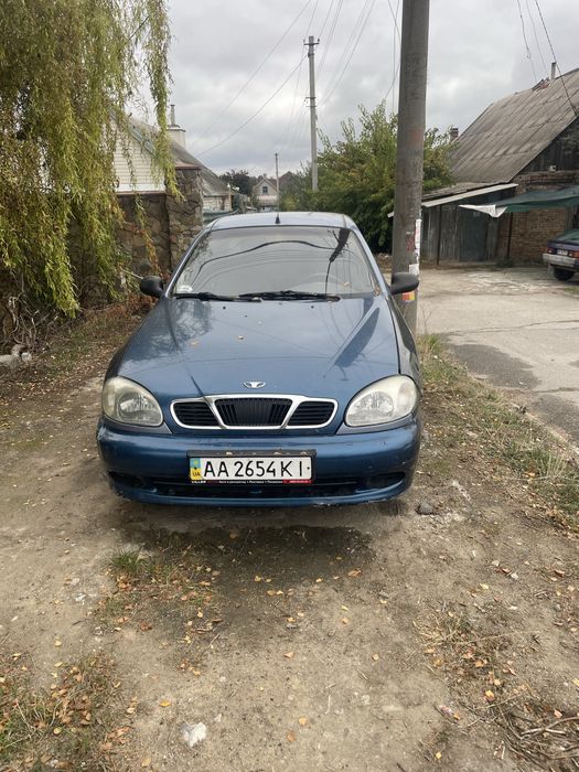 Продам Део ланос на уверенном ходу.