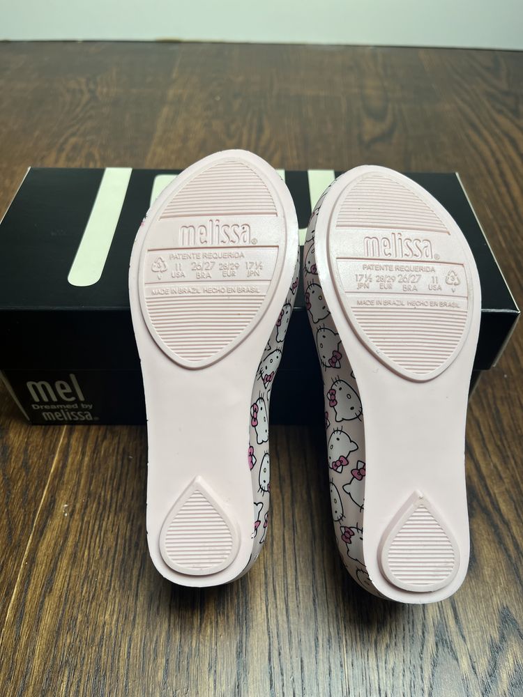 Sabrinas mini Melissa Hello Kitty