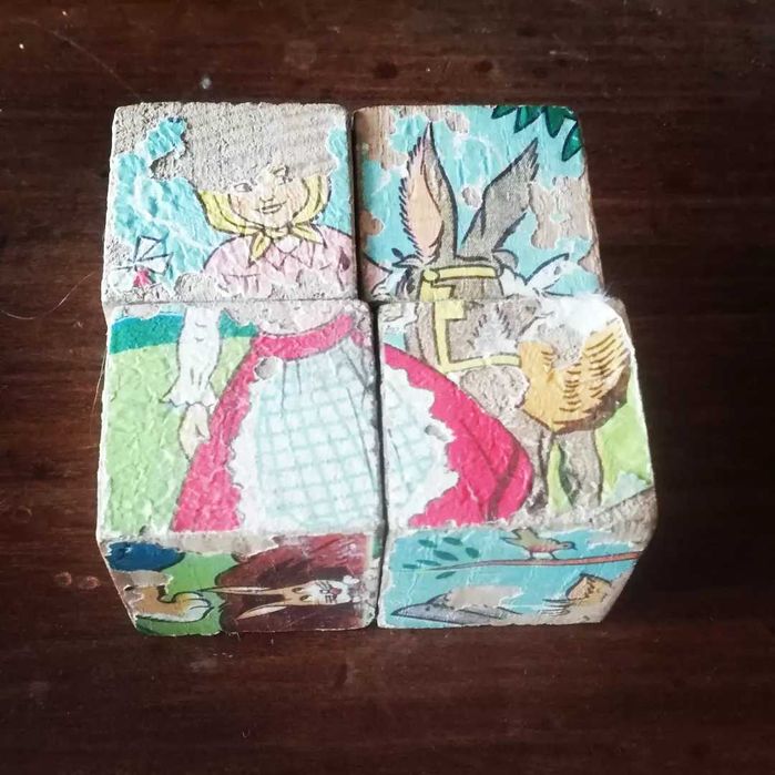 #majora
cubos de madeira anos 40
#puzzle 
#brinquedosantigo