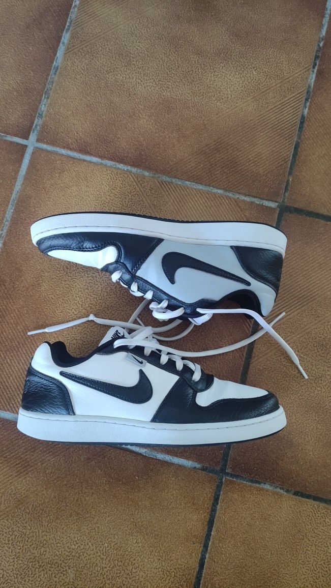 Sapatilhas Nike 40.5