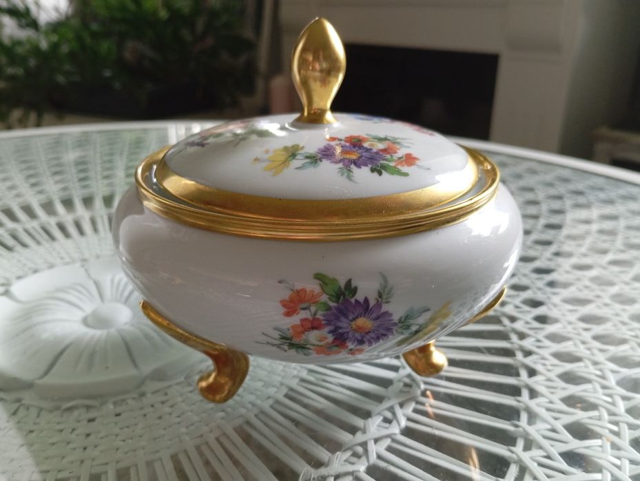 Porcelanowa bomboniera Royal KPM