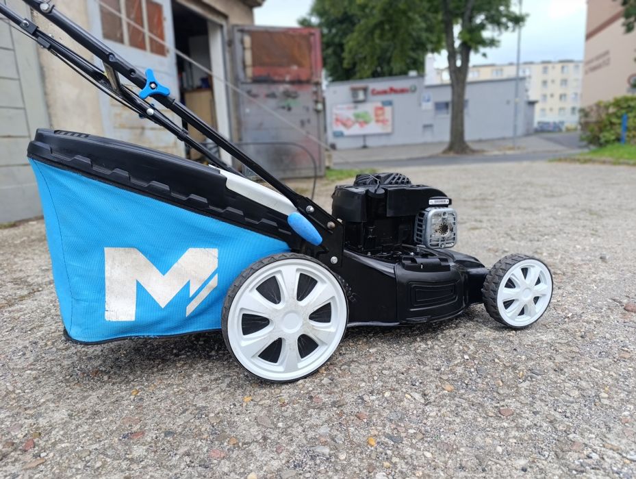 Kosiarka spalinowa z napędem