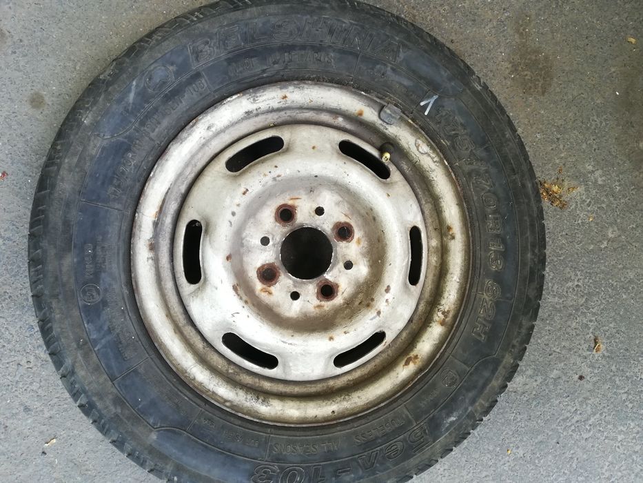 Диск с резиной R13 на ВАЗ