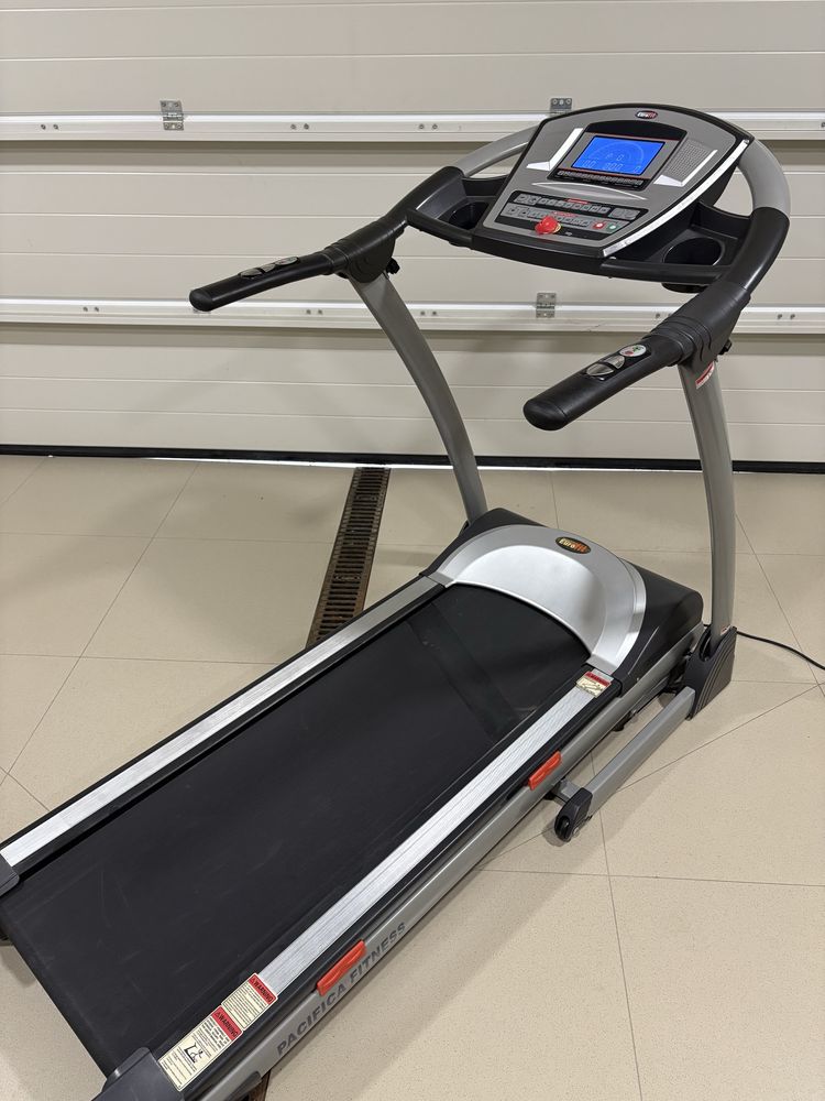 Бігова доріжка EuroFit Pacifica Fitness 1610CA